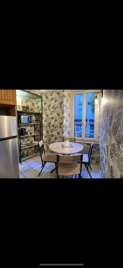 Apartament T2 Plein Centre Au 1Er Etage Avec Parking Prive Millau Zewnętrze zdjęcie