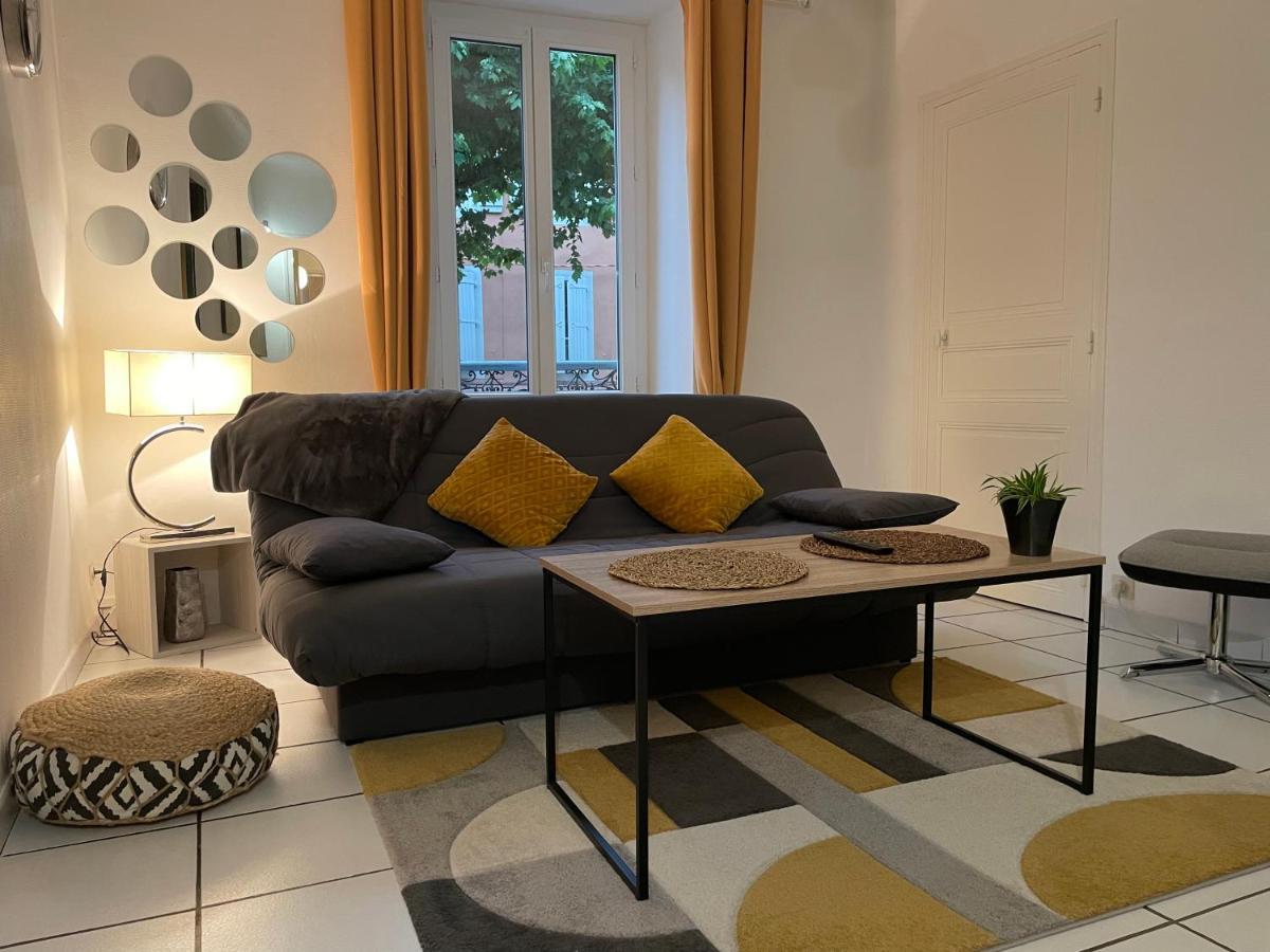 Apartament T2 Plein Centre Au 1Er Etage Avec Parking Prive Millau Zewnętrze zdjęcie