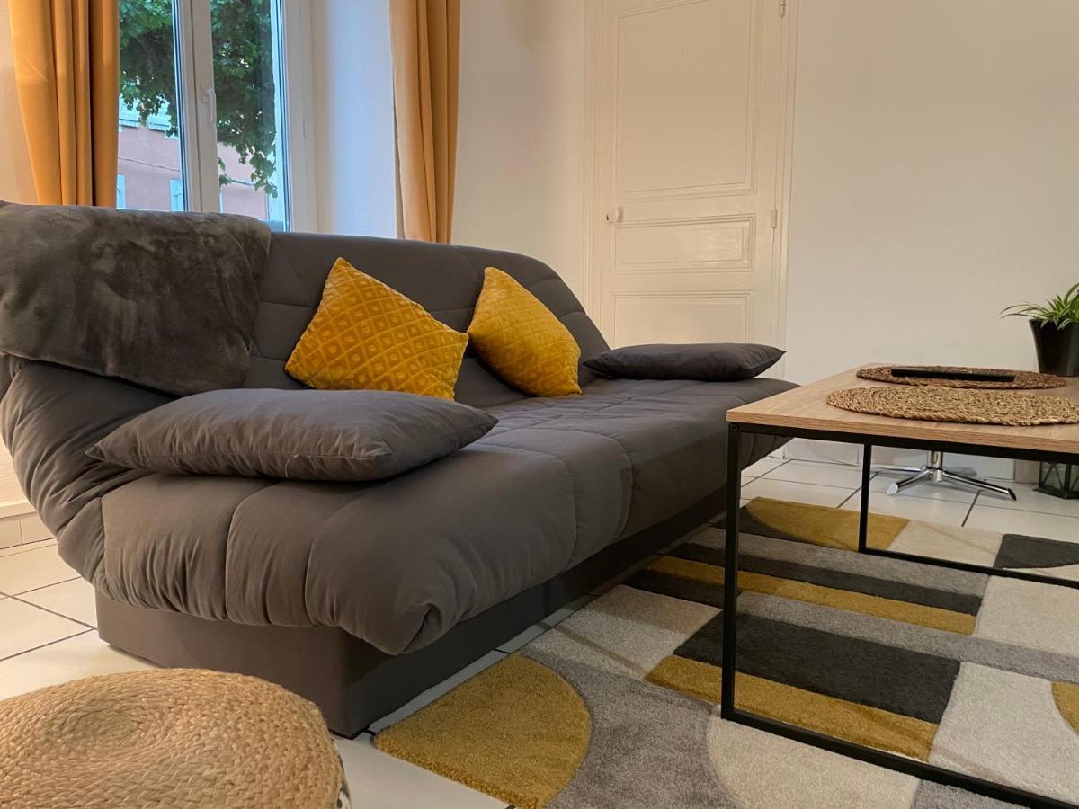 Apartament T2 Plein Centre Au 1Er Etage Avec Parking Prive Millau Zewnętrze zdjęcie