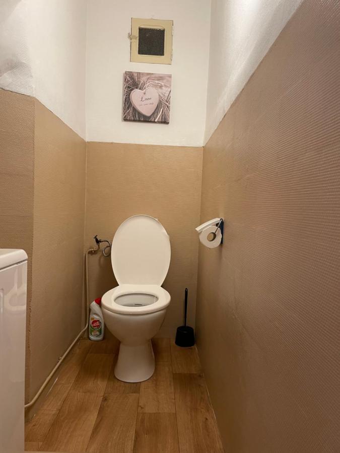 Apartament T2 Plein Centre Au 1Er Etage Avec Parking Prive Millau Zewnętrze zdjęcie